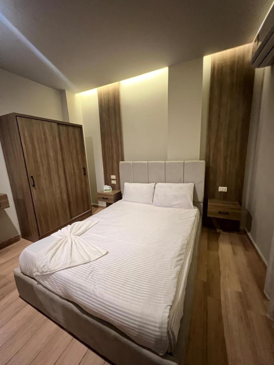 Pyramids Hills History Hotel 3*