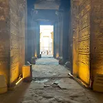 Pyramids Hills History