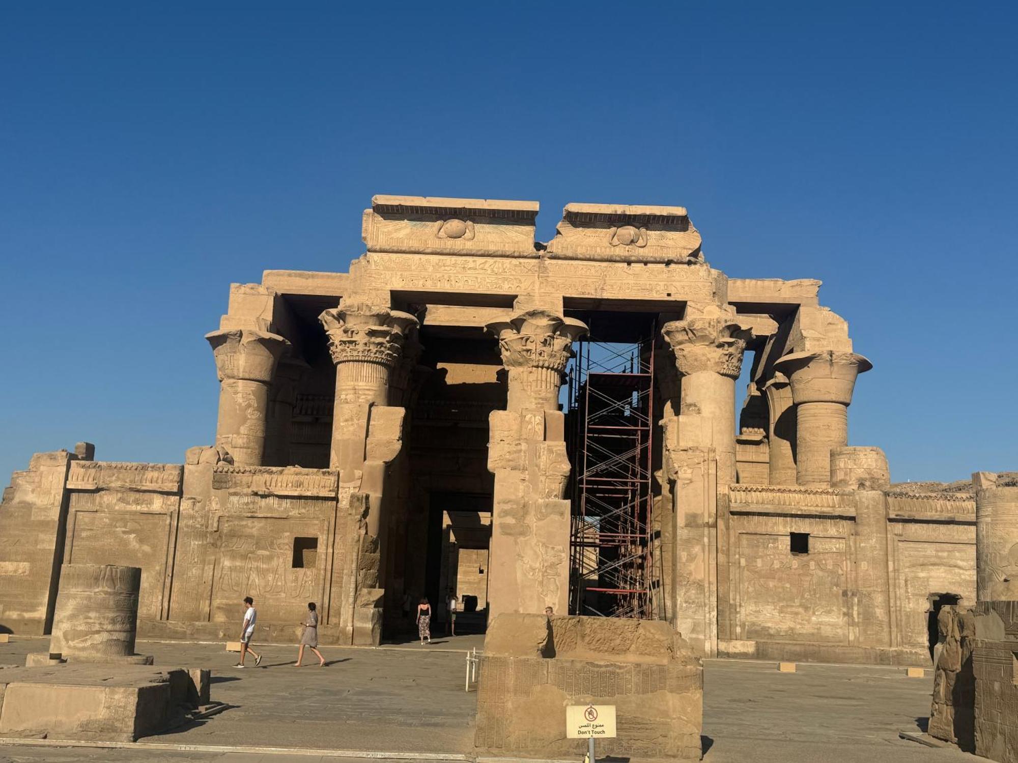 Pyramids Hills History Hotel 3*