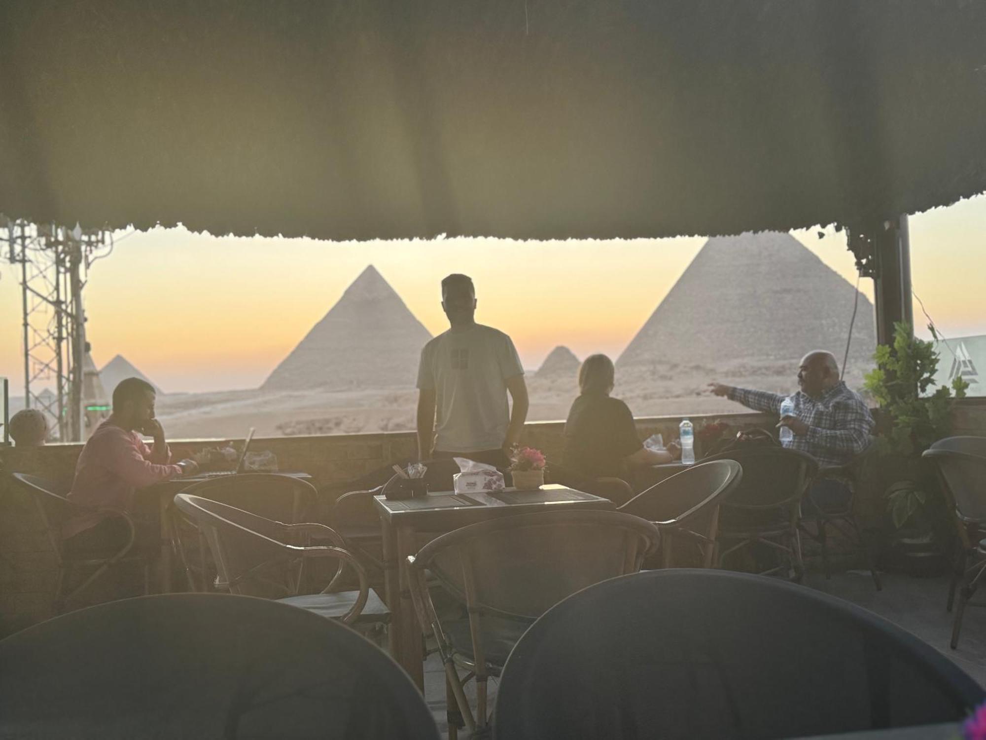 Pyramids Hills History 3* Cairo