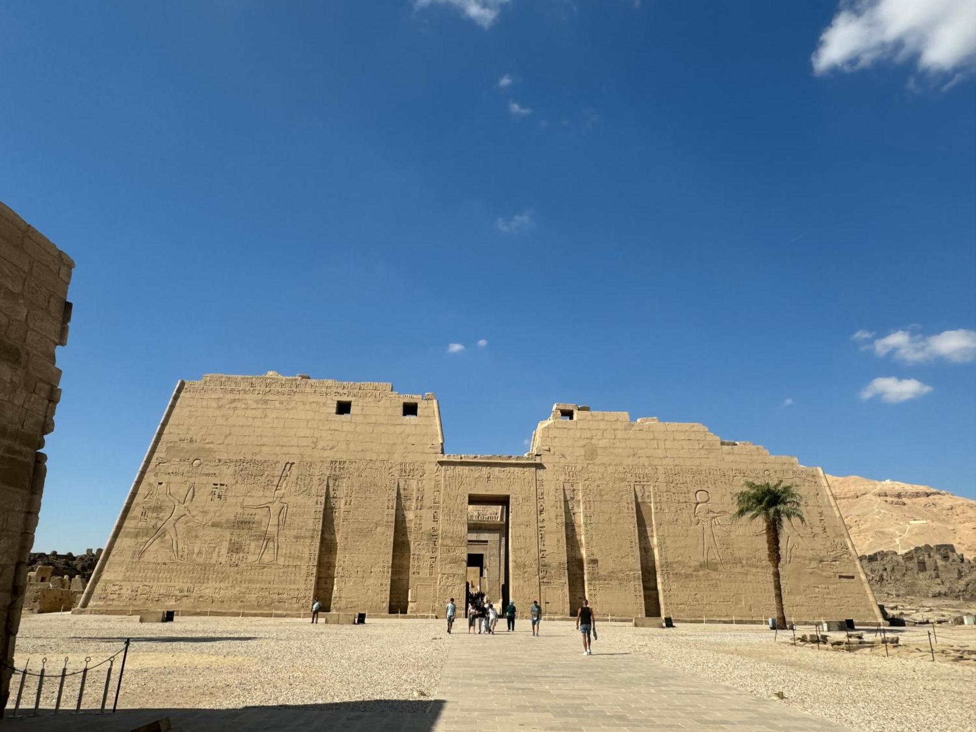 Pyramids Hills History Hotel Cairo