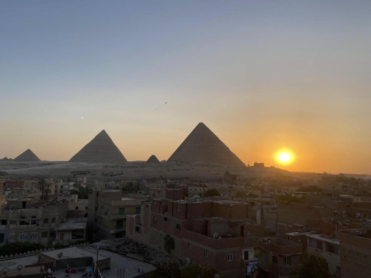 Pyramids Hills History Hotel 3*